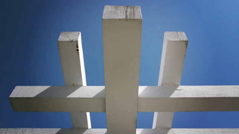 5 stylowych pergoli tarasowych, które ożywią Twoją przestrzeń zewnętrzną