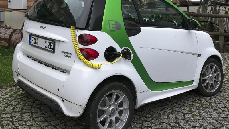 Hebel elektryczny 12V – wszechstronny i praktyczny narzędzie do zastosowań mobilnych