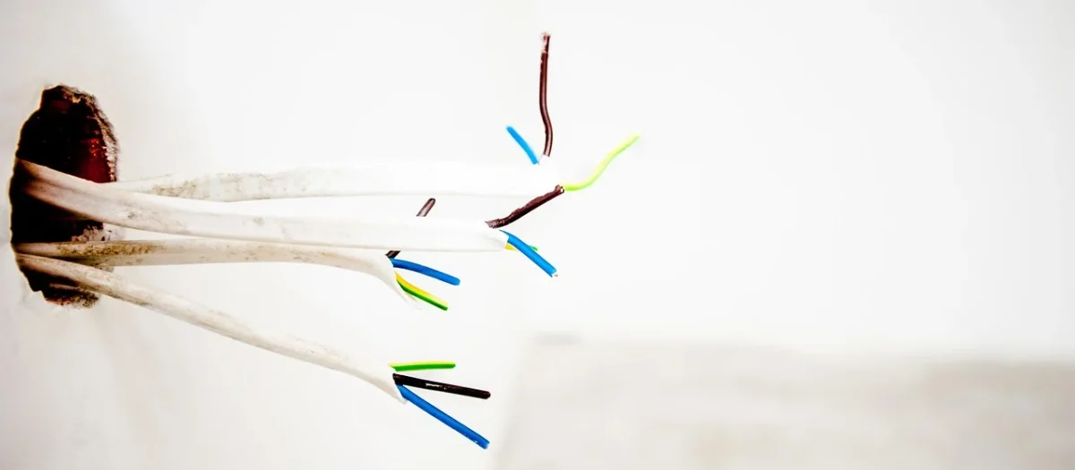 Jaki powinien być dobry osprzęt elektroinstalacyjny?