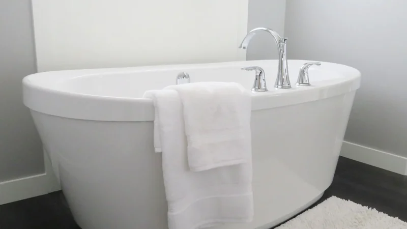 Wybierz idealną baterię wannową i stwórz łazienkę marzeń